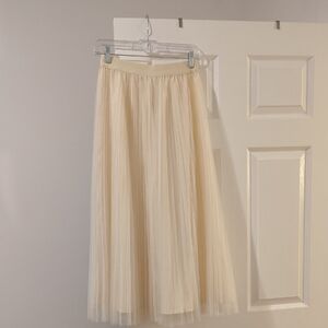 Elegant Cream Pleated Skirt